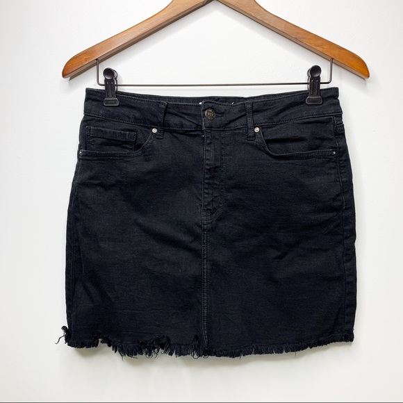 Forever 21 Dresses & Skirts - FOREVER 21 Black Denim Raw Hem Mini Skirt Size 27